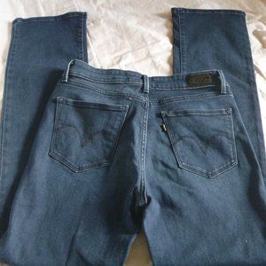 Levi's sz 8 mid rise straight leg jeans